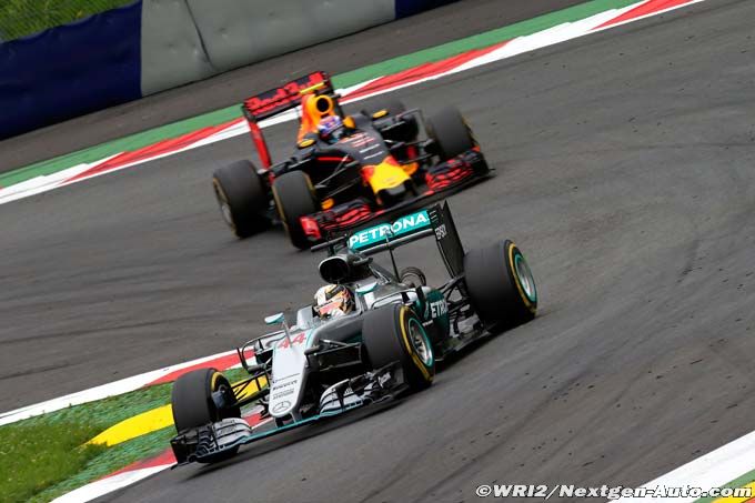 Hungaroring, FP1: Hamilton sets (...)