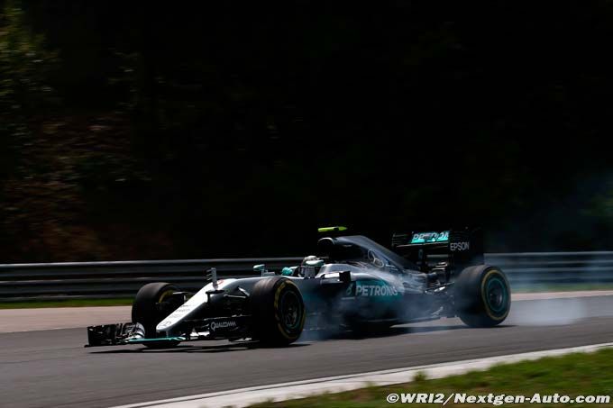 Hungaroring, FP3: Rosberg quickest, Red