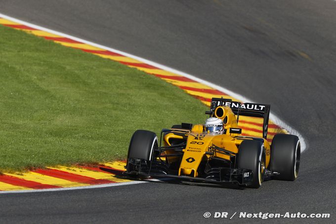 Magnussen cut and bruised after (...)