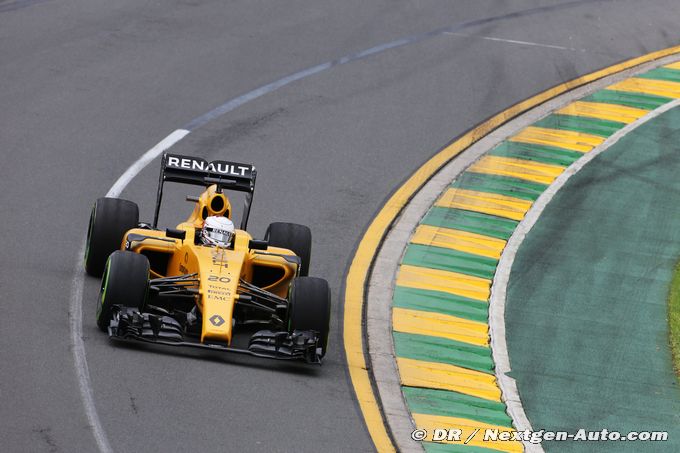 Magnussen wants to stay at Renault (...)