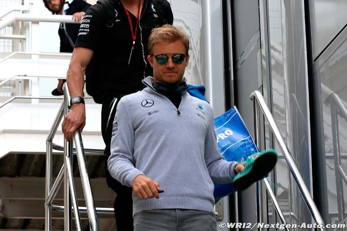 Rosberg not commenting on Hamilton (...)