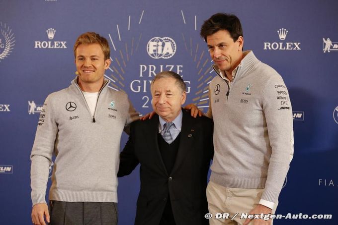 FIA President Jean Todt salutes (...)