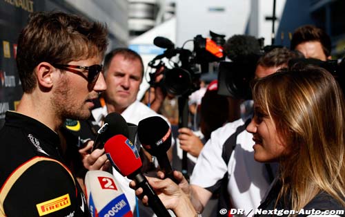 Grosjean reveals Lotus exit clause