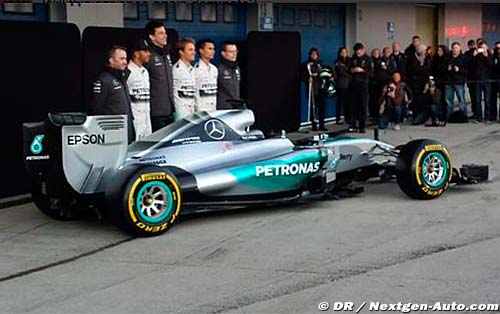 Mercedes présente sa W06 Hybrid à Jerez
