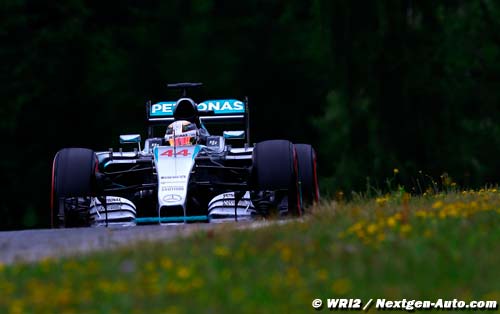 Hamilton en pole en Autriche