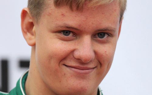 Schumacher staying in F4 this year (...)
